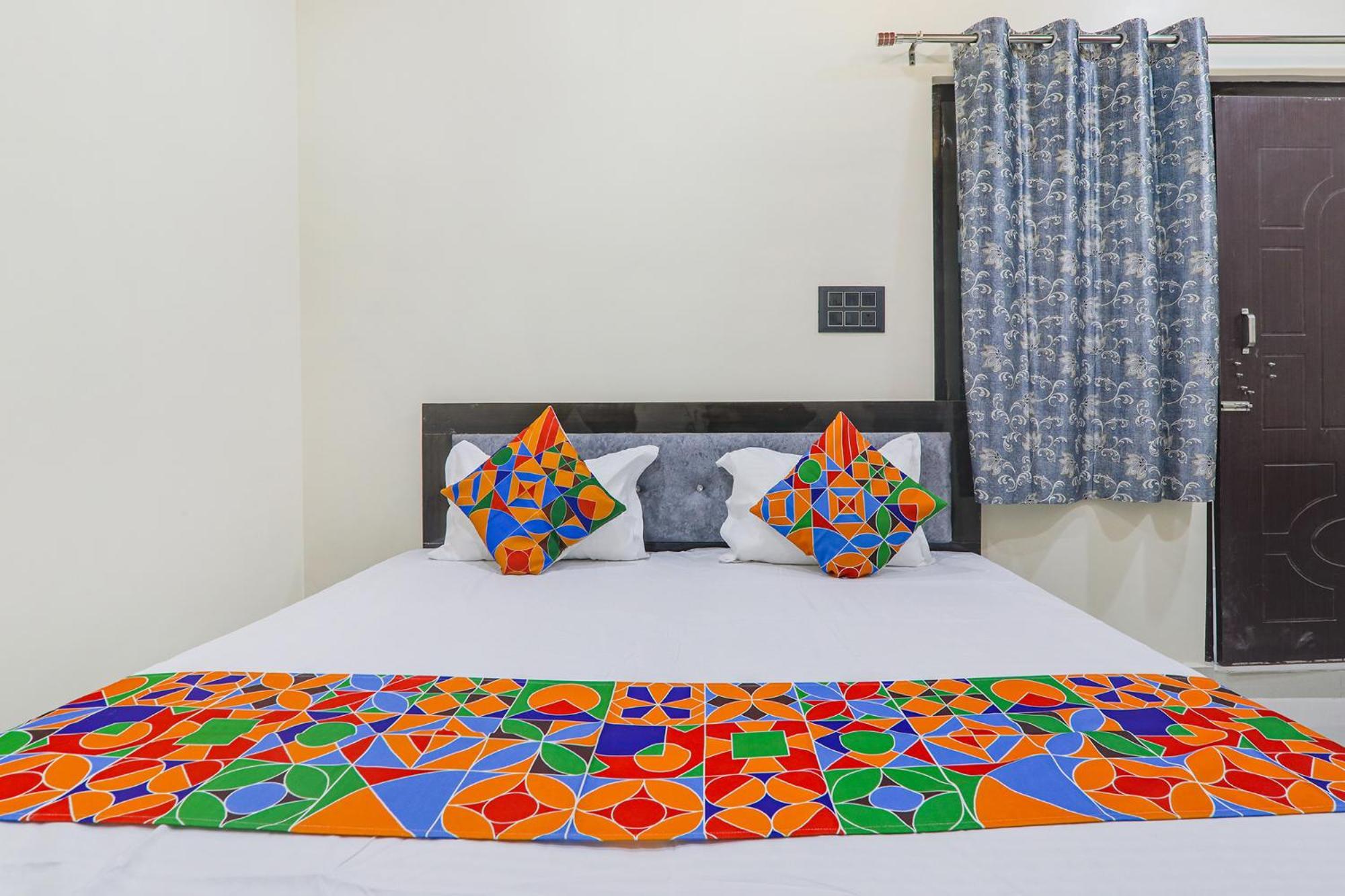Ayodhya Fabexpress Awadh Inn - 400M From Shri Ram Janam Bhumi מראה חיצוני תמונה
