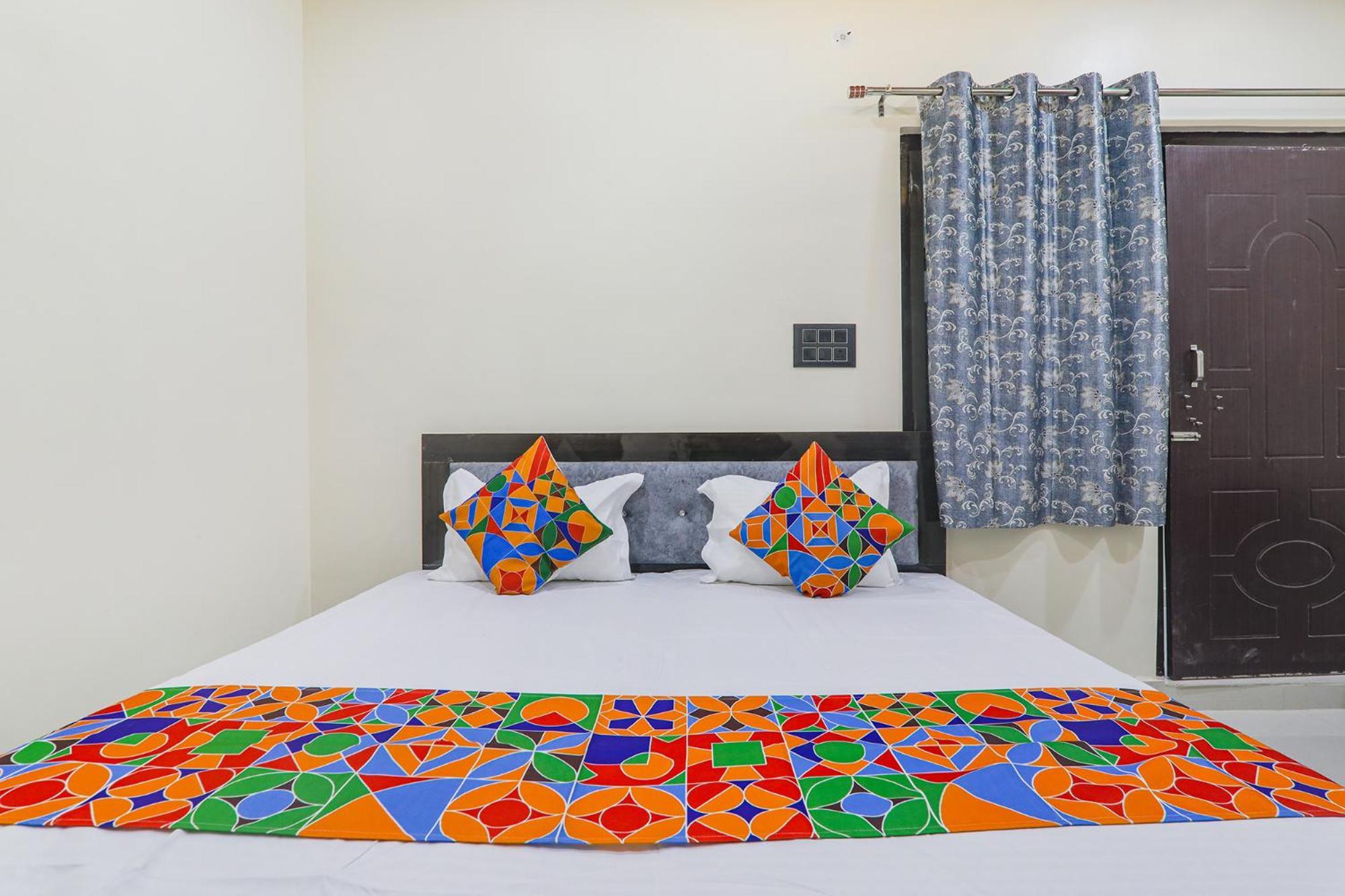 Ayodhya Fabexpress Awadh Inn - 400M From Shri Ram Janam Bhumi מראה חיצוני תמונה