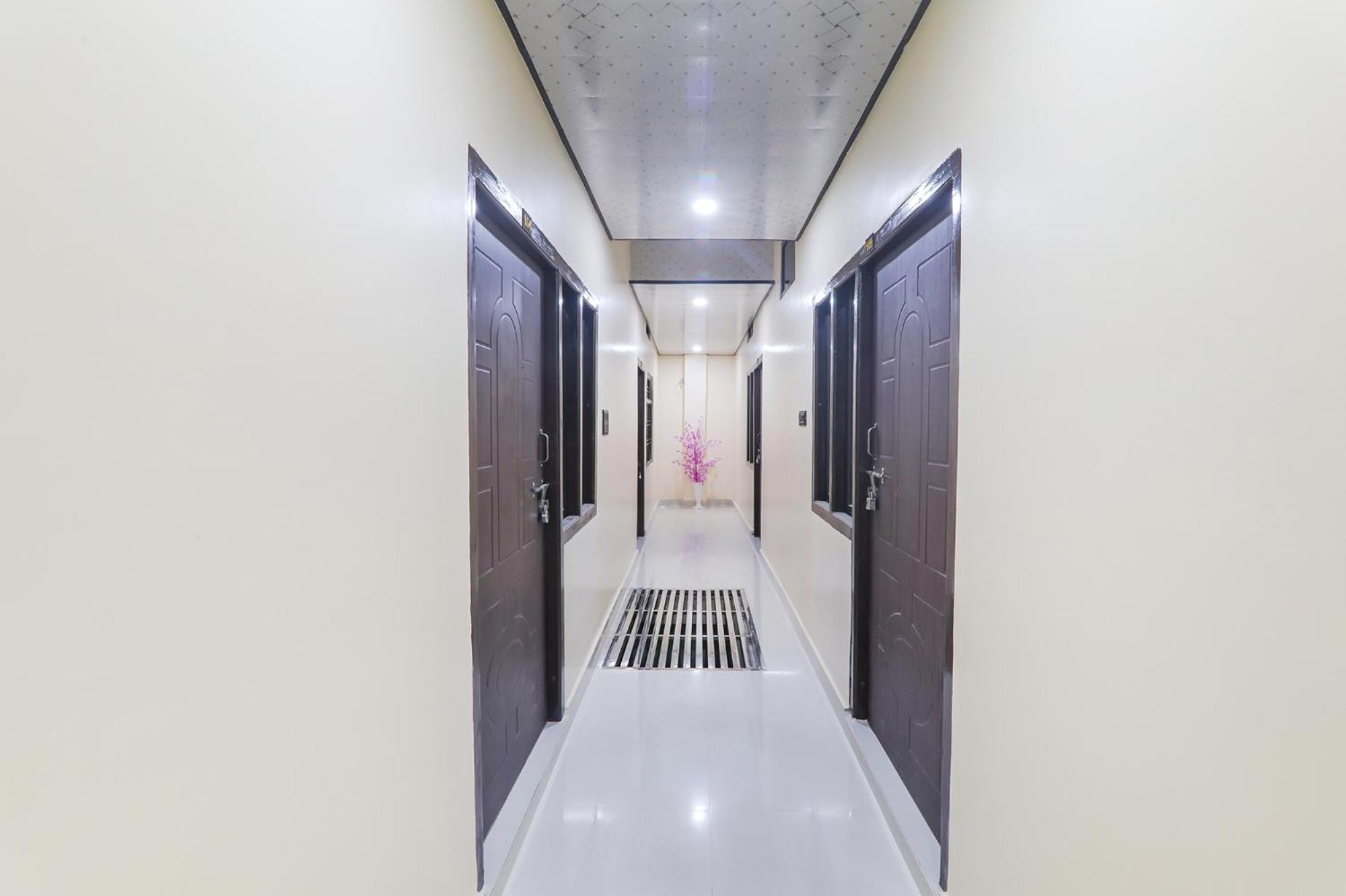 Ayodhya Fabexpress Awadh Inn - 400M From Shri Ram Janam Bhumi מראה חיצוני תמונה